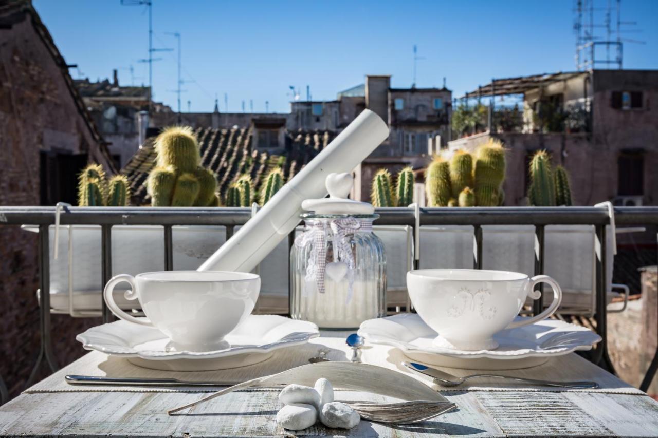 Апартаменты Campo Dei Fiori Luxury With Balcony Рим Экстерьер фото